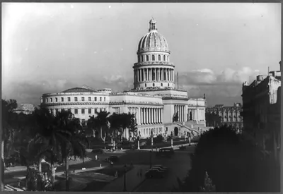 [Exterior of the Capitol, Havana, Cuba]