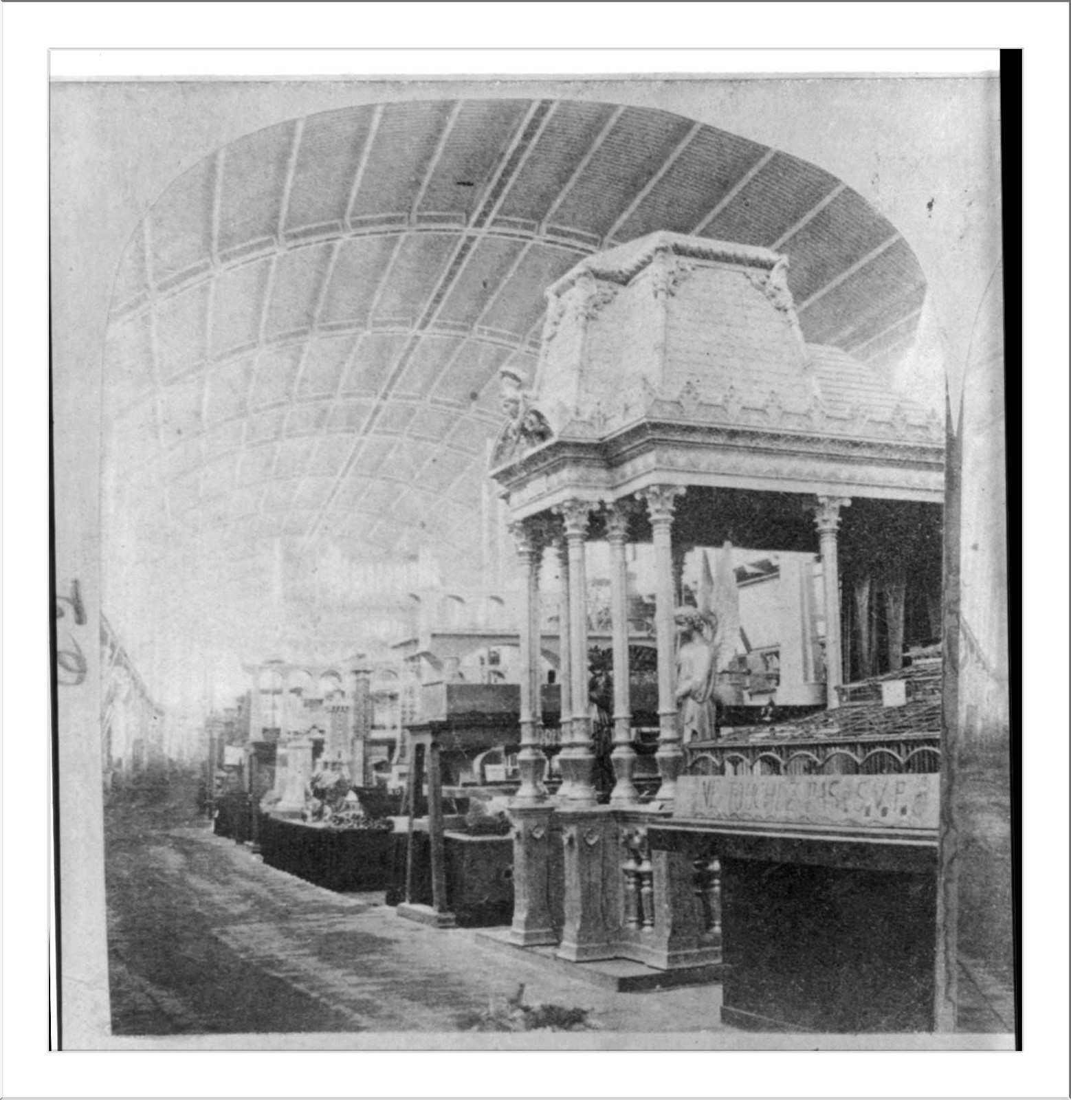Exposition Universelle de Paris, 1867. Interior of a building, 1867 — historic photograph
