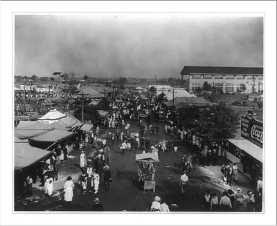 [Kentucky State Fair grounds. Pike looking east from Horse Show Building]