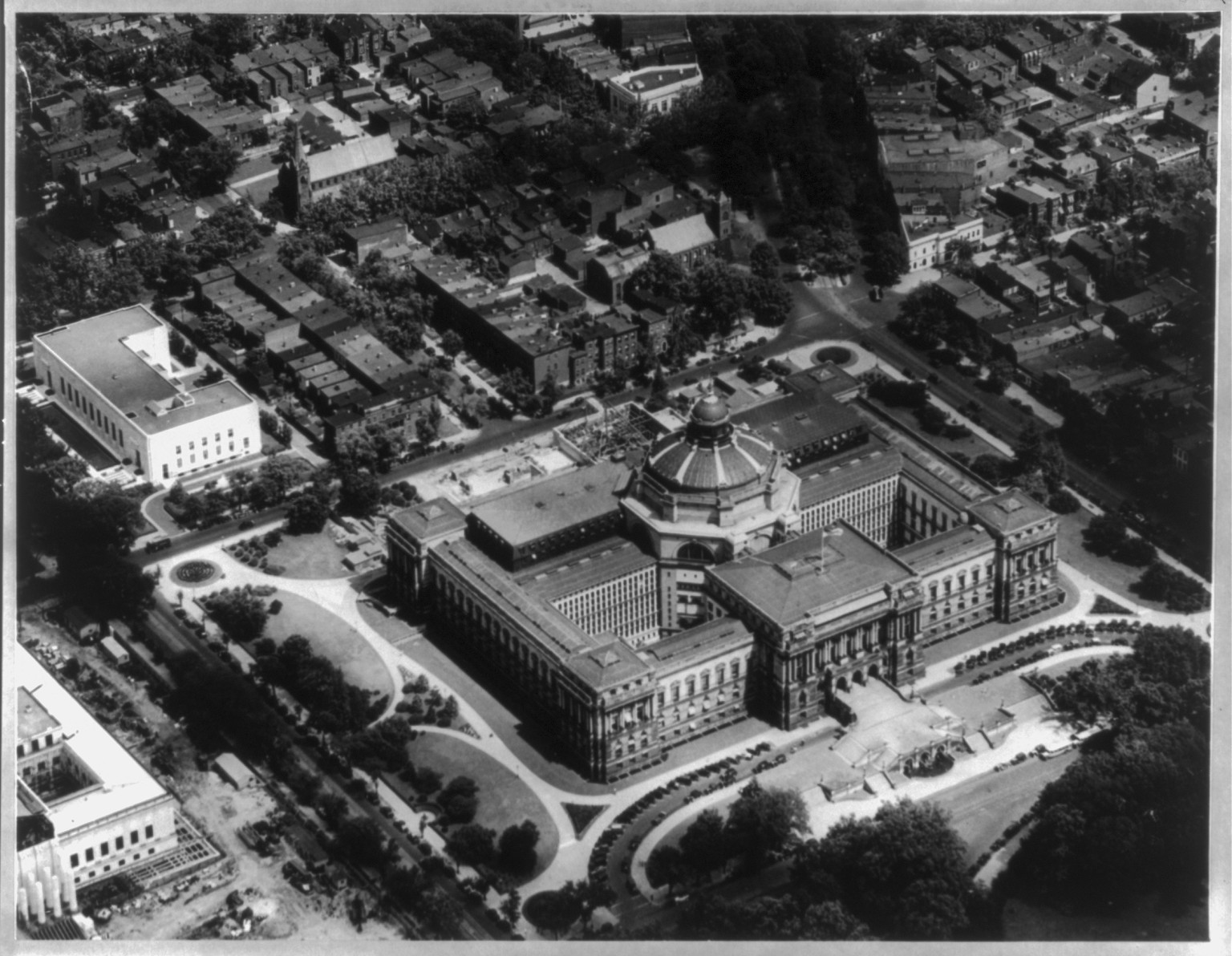 Library of Congress. Aerial view — historic photograph