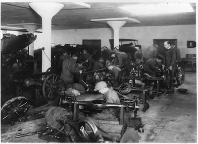 [Men assembling automobile parts at an auto school in Washington, D.C.]