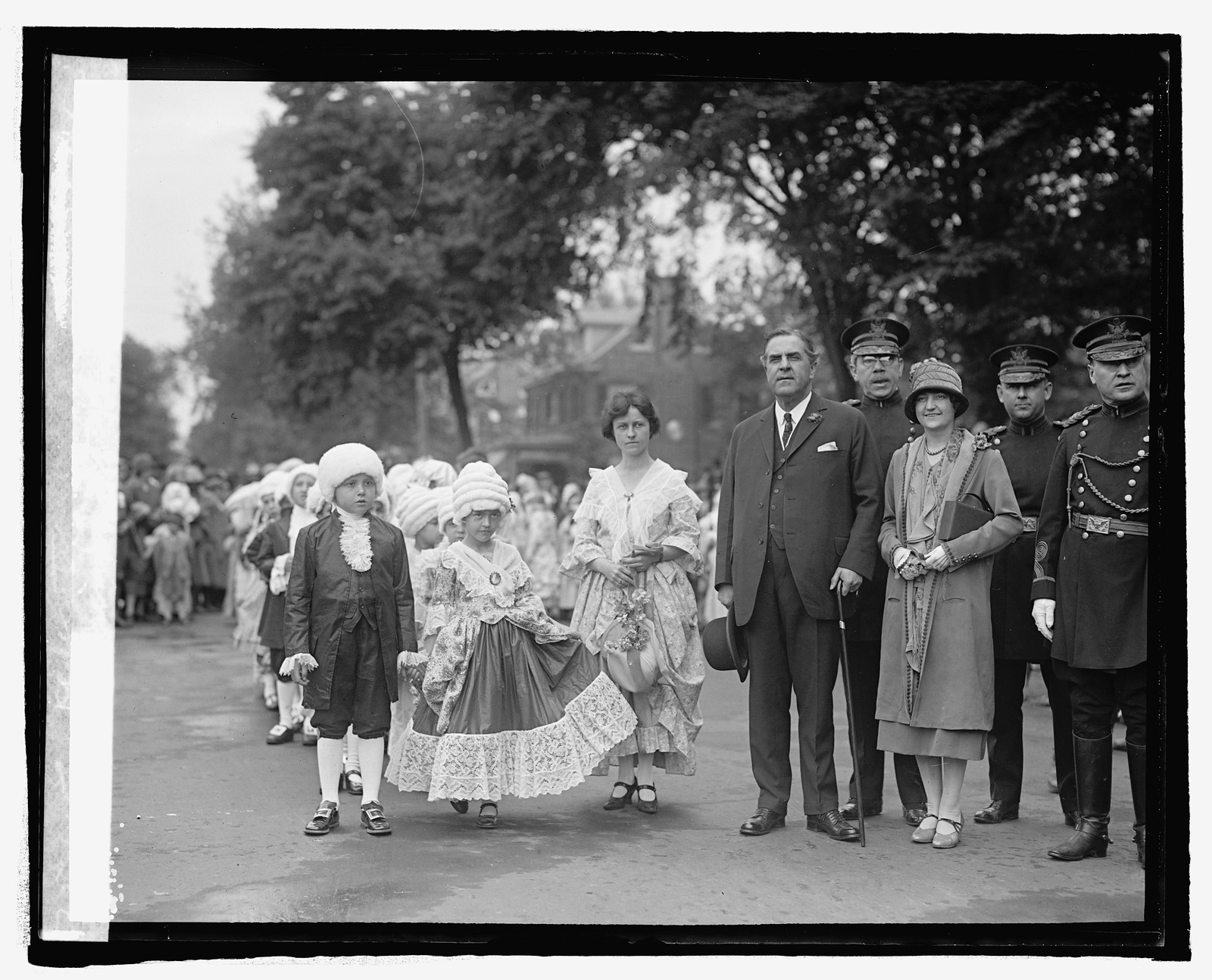 Gov. Trinkle at Kenmore dedication, 5/9/25, [19]25 May 9. — historic photograph