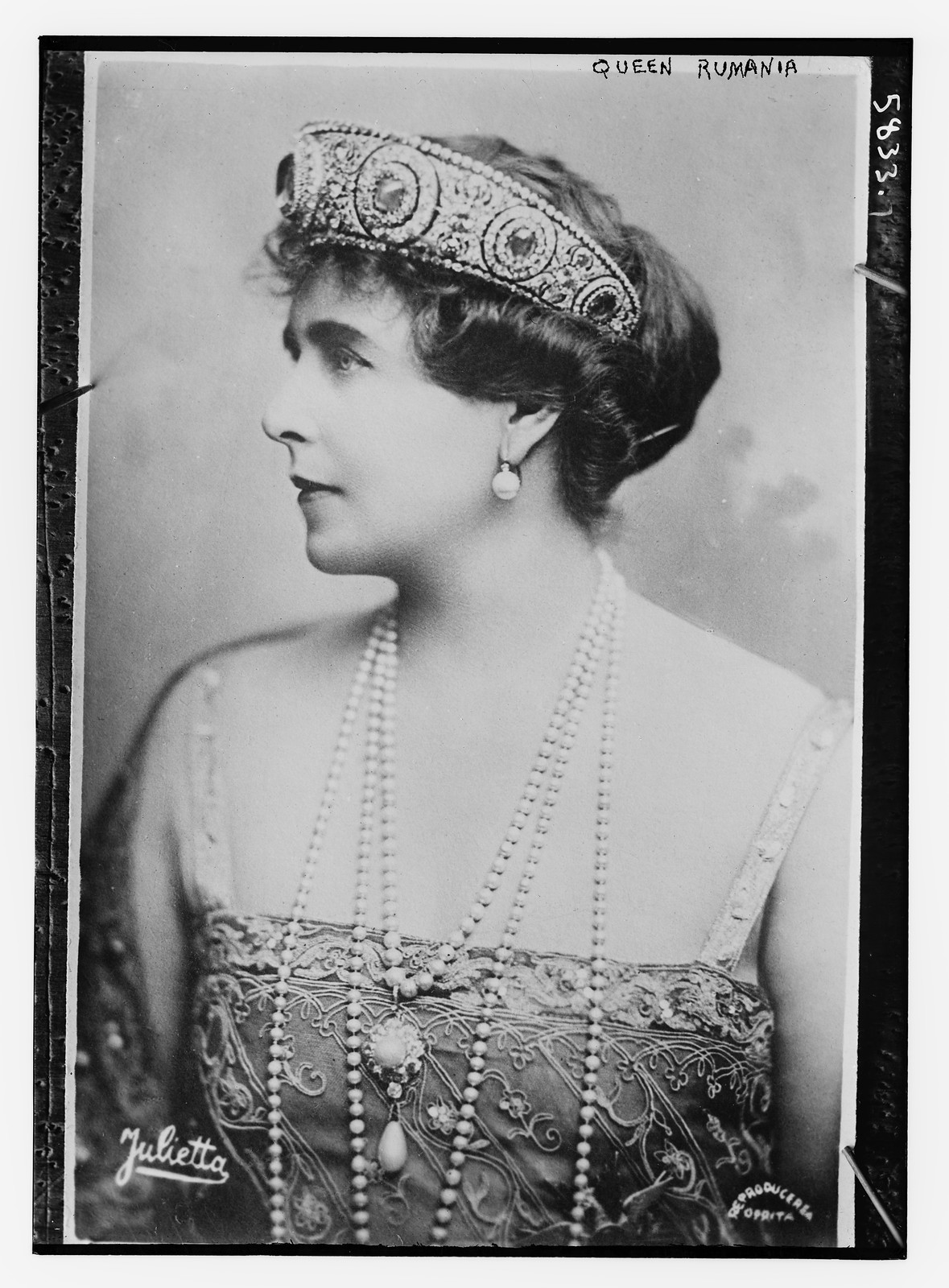 Queen Rumania, n/a — historic photograph