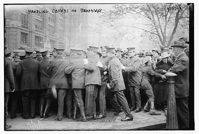 Handling Crowds on Brdway