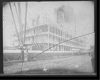S.S. Dakota, detail amid ships