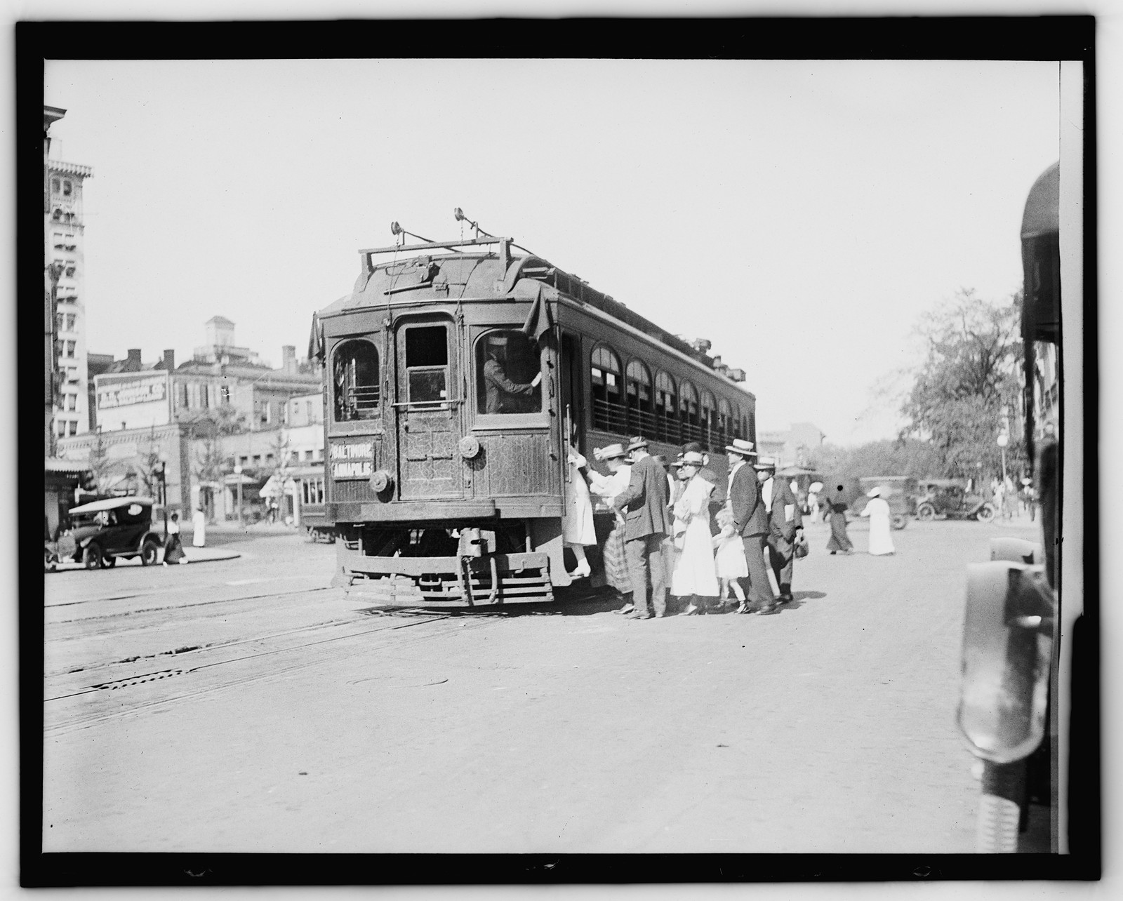 Street car, Wash. D.C., [between 1909 and 1923] — historic photograph
