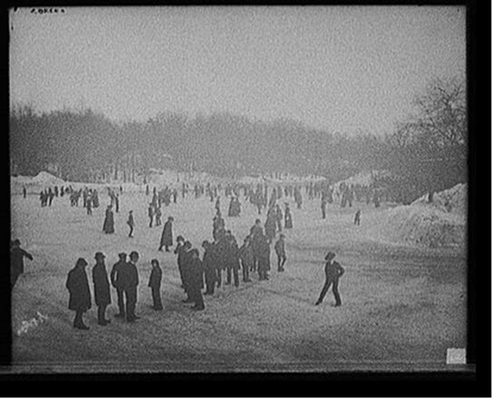 [Skating in Central Park, New York, N.Y.], [between 1900 and 1910] — historic photograph