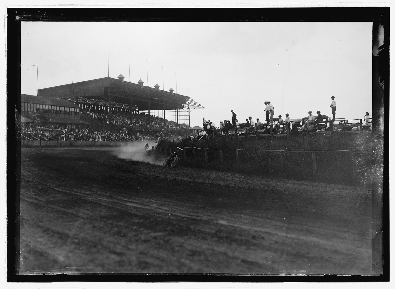 Motorcycle races, Benning, Md., [i.e., Washington, D.C.], 1917, 1917 — historic photograph