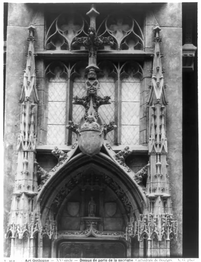 Dessus de porte de la sacristie. Cathedrale de Bourges