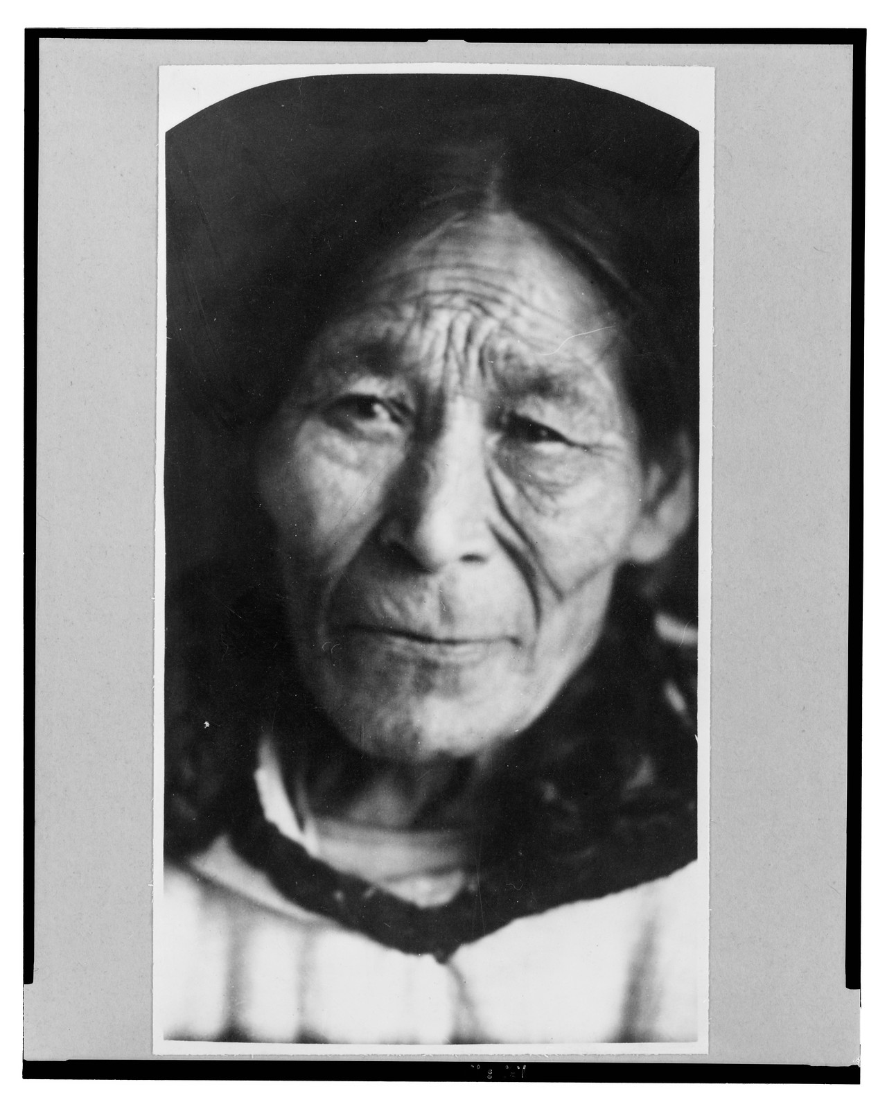 Indian squaw, [between ca. 1900 and ca. 1930] — historic photograph