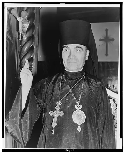 [Bishop Fan Stylian Noli, half-length portrait, facing front, hand raised in blessing, in Boston]