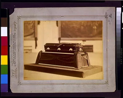 Remains of President Garfield lying in state in the rotunda of the U.S. Capitol / C.M. Bell, Washington, D.C.