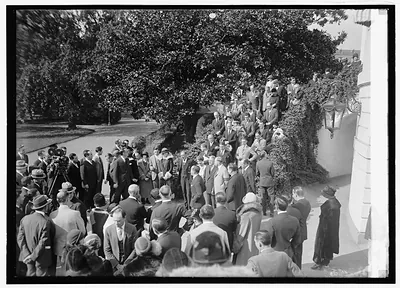 Al Jolson & gang at White [House, Washington, D.C.], [10/24]