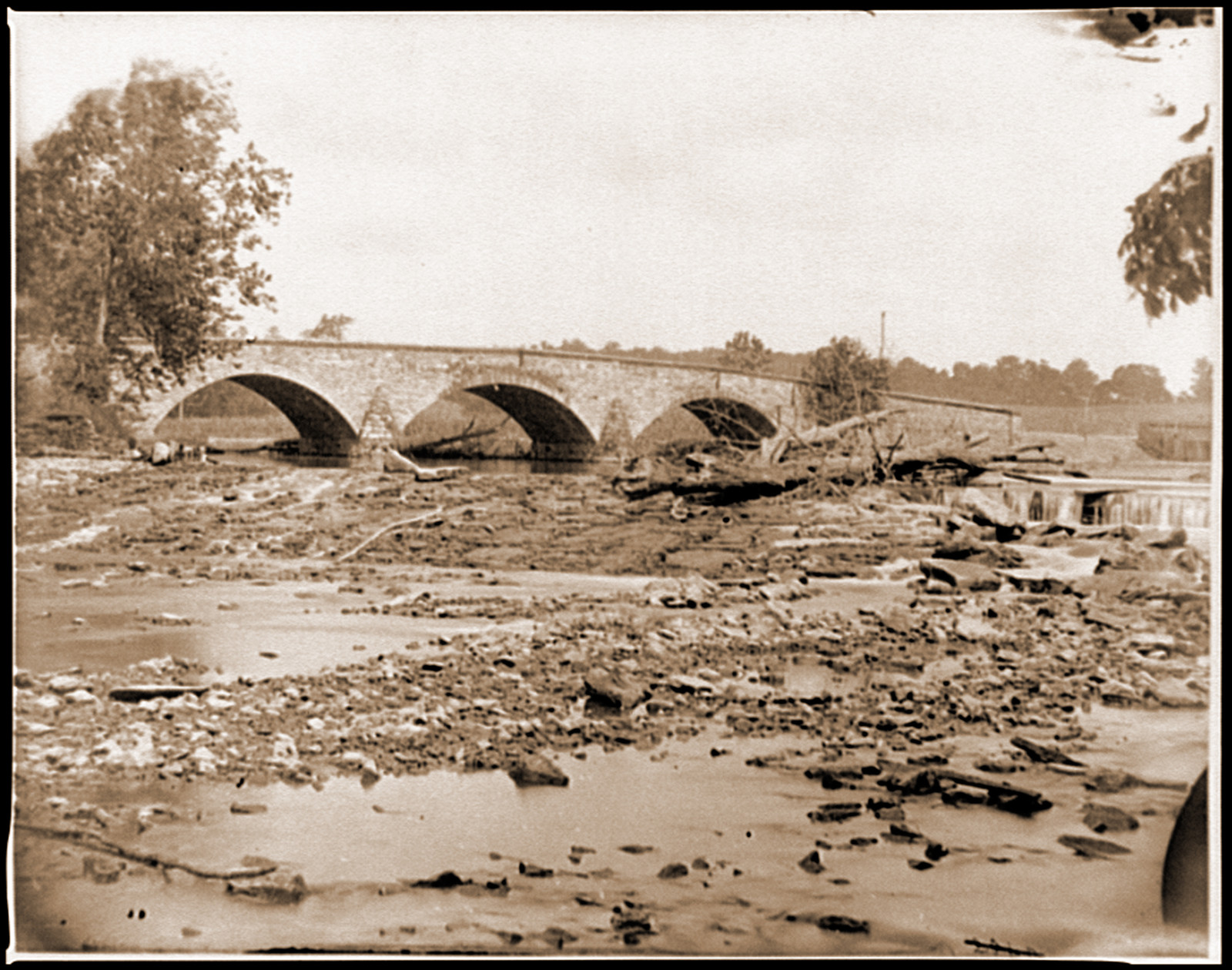 Antietam Md. Antietam Bridge on the Sharpsburg-Boonsboro Turnpike, 1862 — historic photograph