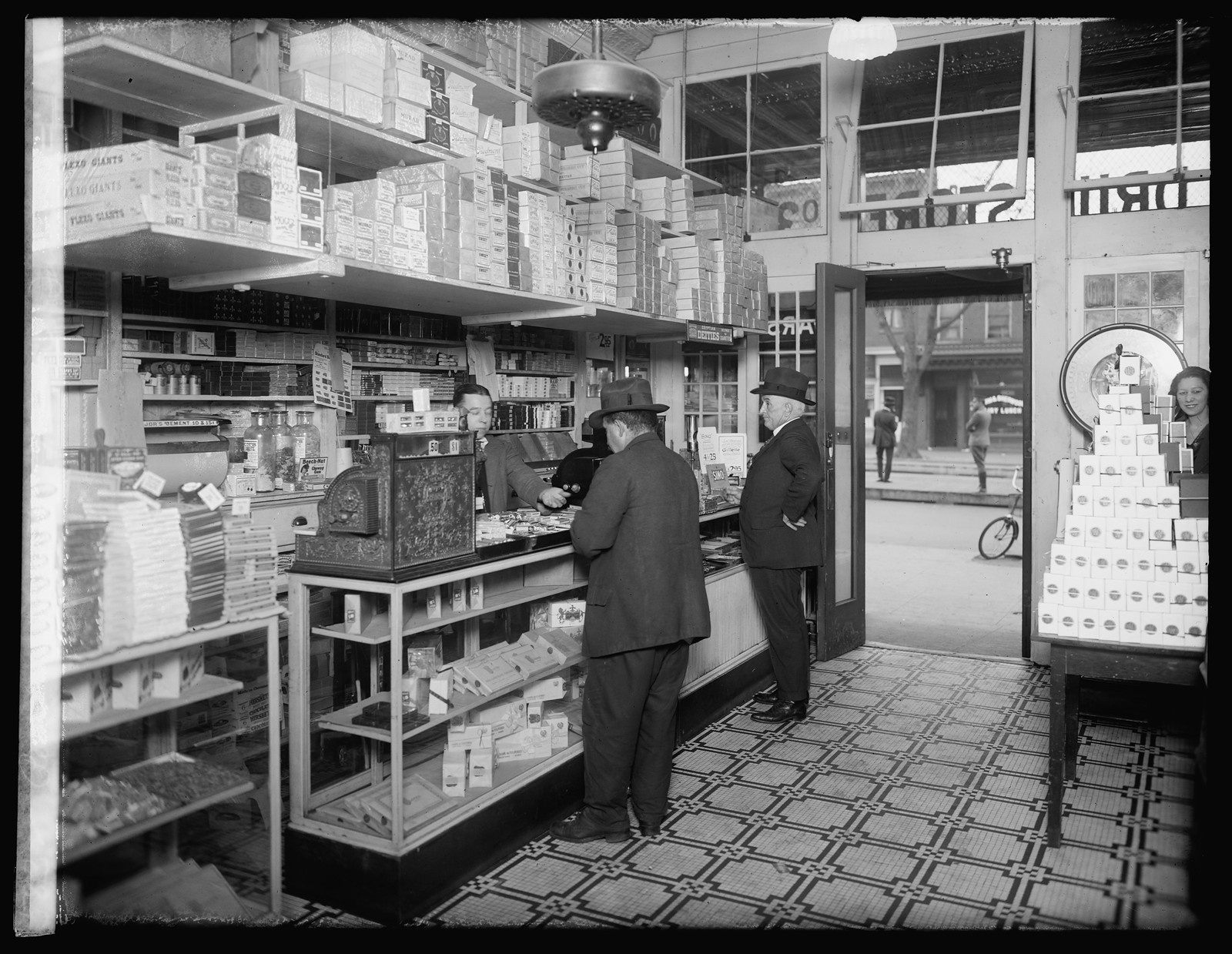 Peoples Drug Store, 14 & U, interior, [Washington, D.C.], [between 1920 and 1921] — historic photograph