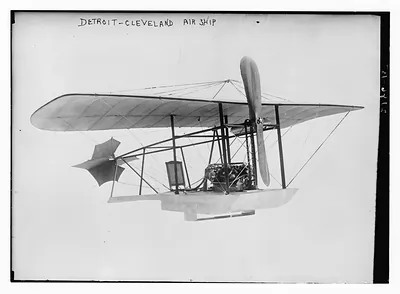 Detroit Cleveland airship