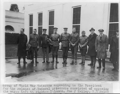 Group of WWI veterans at White House to appeal to the Pres. for release of fed. prisoners convicted of opposing the war - D. Loman, John J. Kelley, N.M. Holderman, Geo. H. Mallon, Clayton K. Stack, and Sam. Dreset