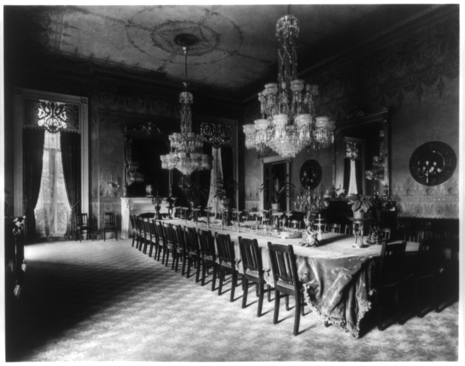 [State Dining Room in the White House, Washington, D.C.], [between 1910 and 1920] — historic photograph