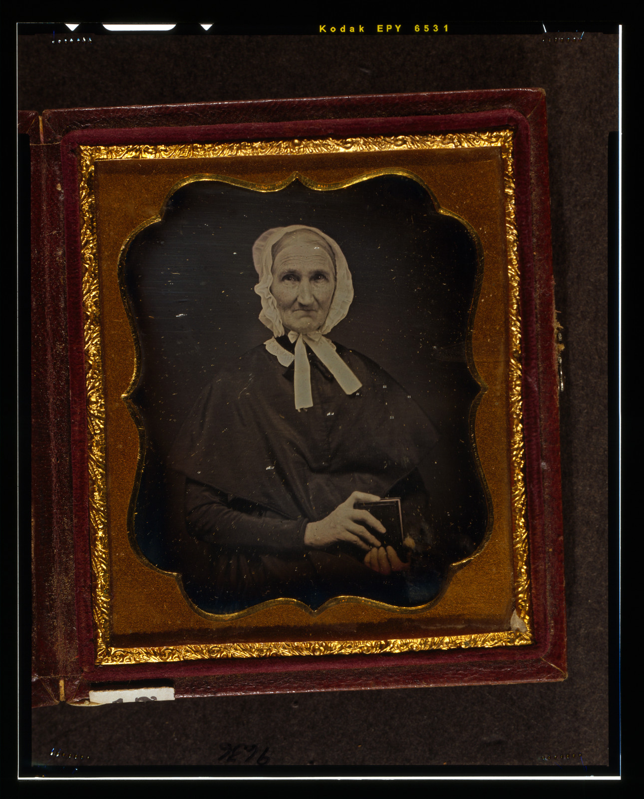 Unidentified woman head, 1840 — historic photograph