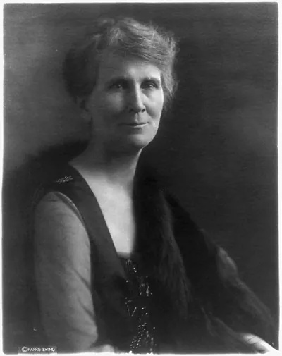 [Emma Garland Morgan Fall, half length, facing right. Wife of Albert Bacon Fall]