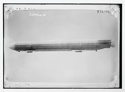 Blimp, Zeppelin No. 3, in flight