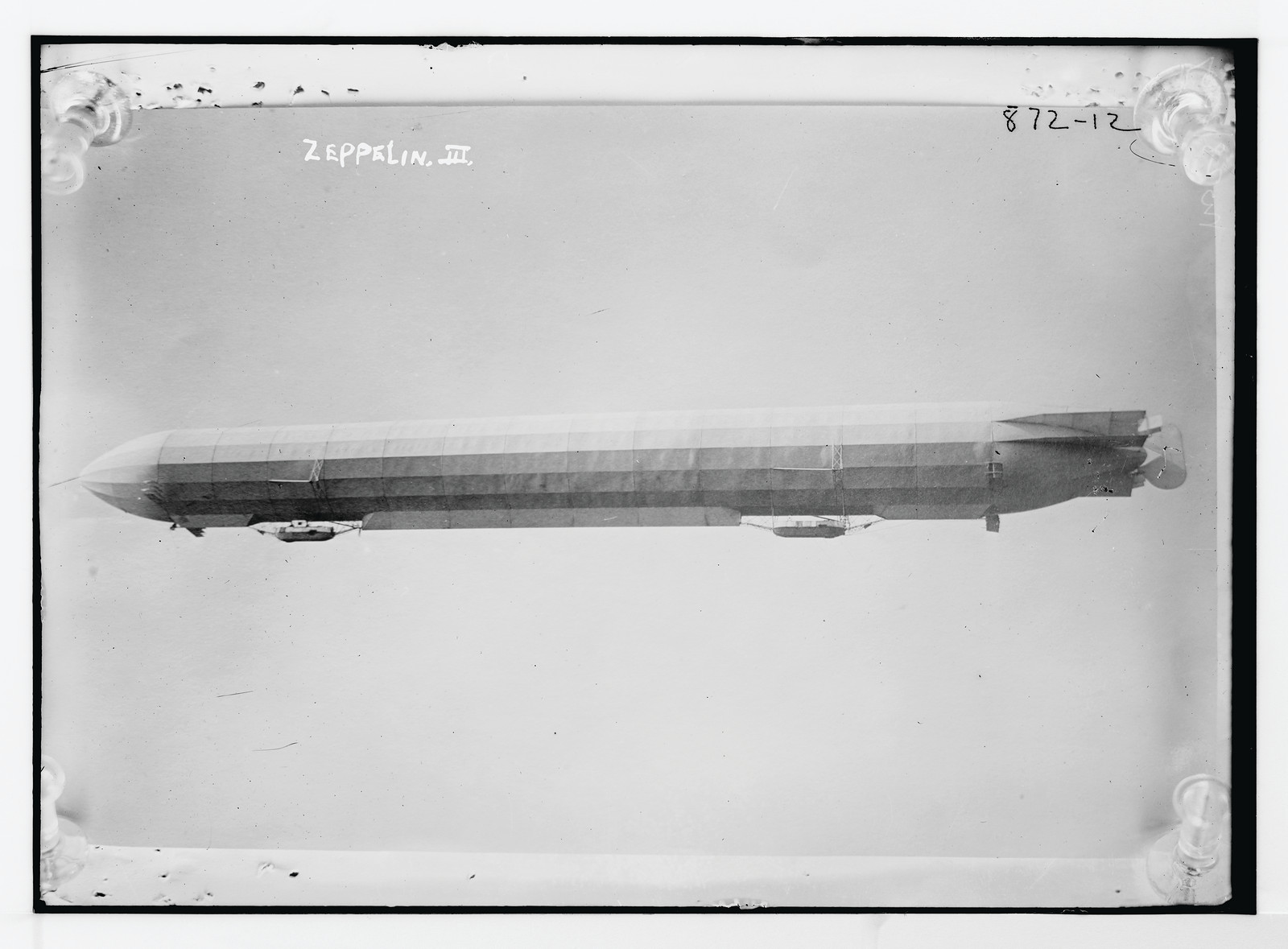 Blimp, Zeppelin No. 3, in flight, 1907 — historic photograph
