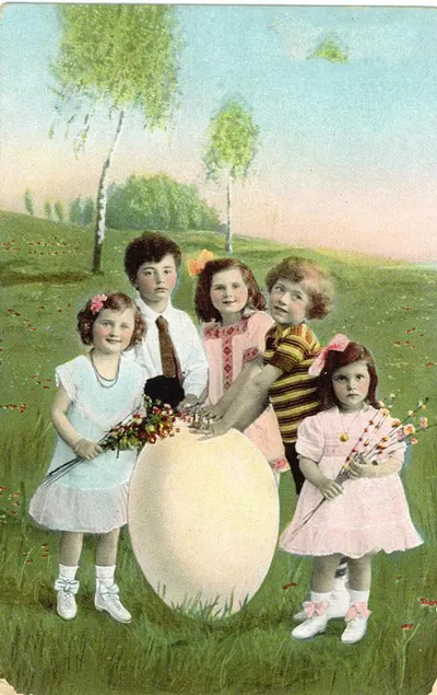 Children with a giant egg, Easter postcard