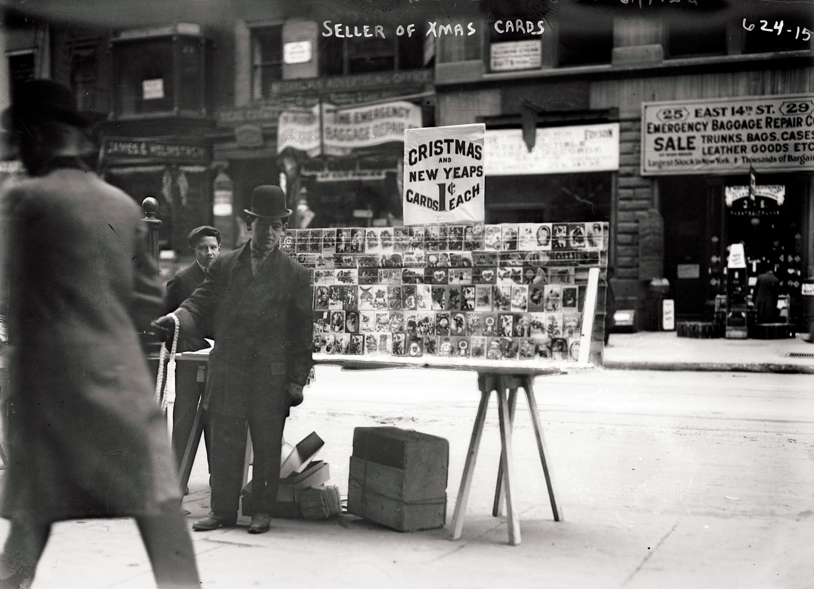 Christmas Card Vendor, New York — historic photograph
