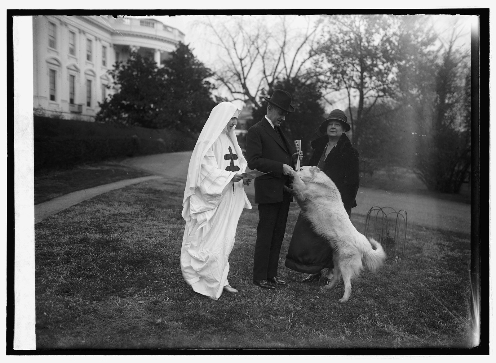 Pres. Coolidge buys tuberculosis seals, 12/1/24, [19]24 December 1. — historic photograph