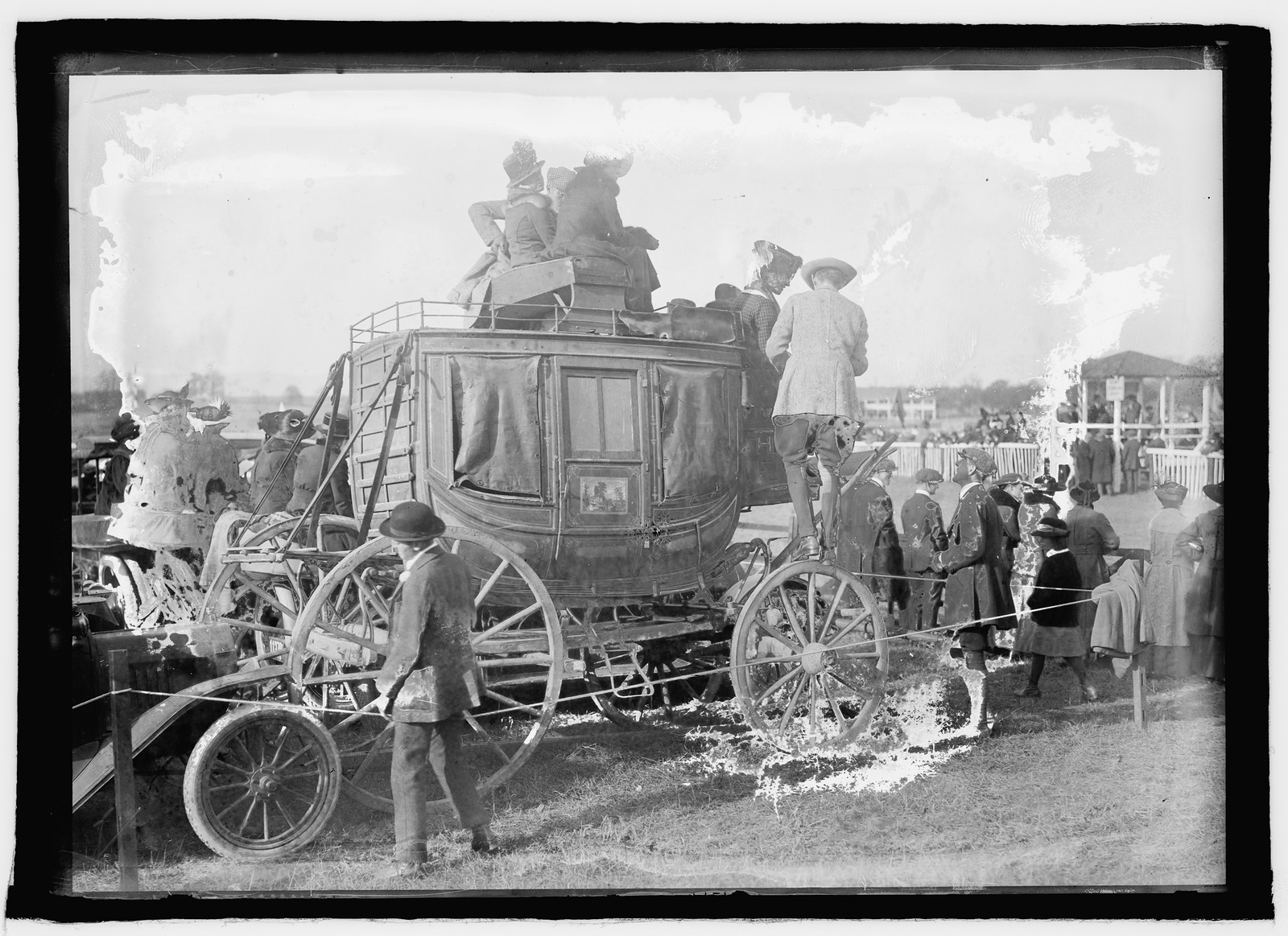 Middleburg, Va. Races, [between 1909 and 1940] — historic photograph