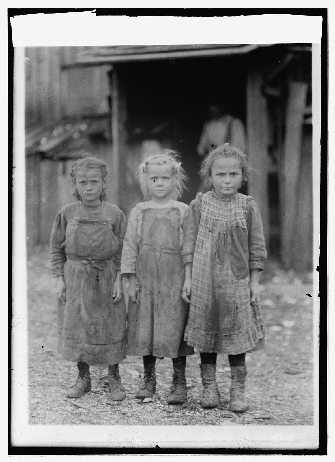 Josie 6, Bertha 6, Sophia 10, oyster shuckers Maggioni [...] Port Royal, SC, [between 1909 and 1919] — historic photograph