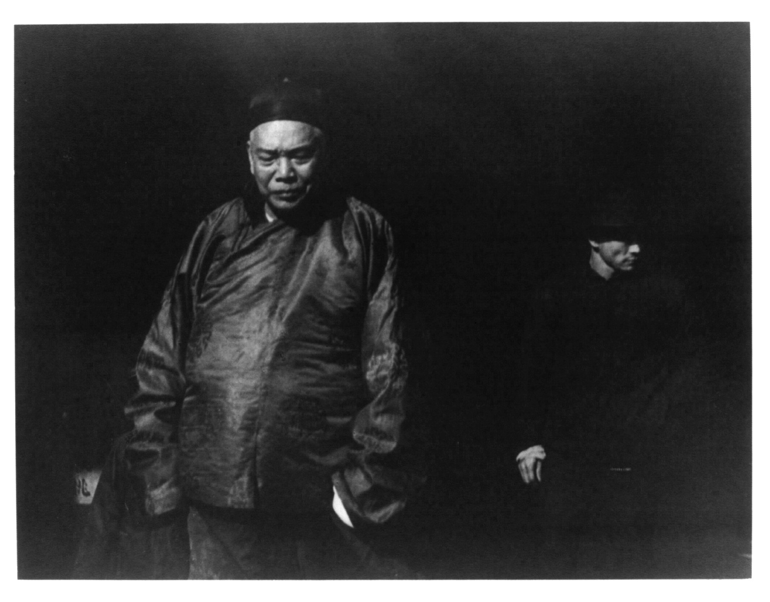 [Merchant and bodyguard in Chinatown, San Francisco] / Arnold Genthe, N.Y., [between 1896 and 1908] — historic photograph