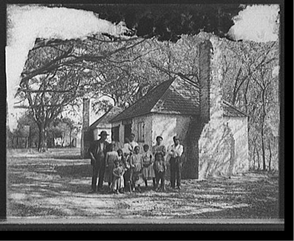 [The Whole black family at the Hermitage, Savannah, Ga.], [1907?] — historic photograph