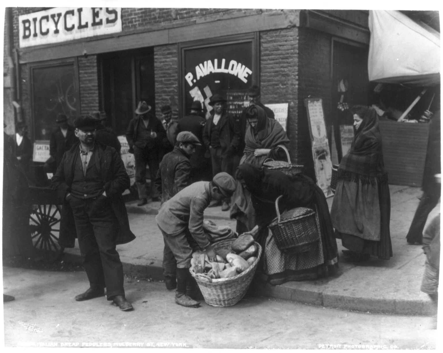 Italian Bread Peddlers, Mulberry St., New York — historic photograph