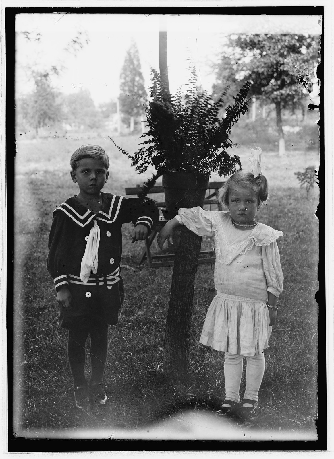 Zirkle children, Virginia (Vienna), [between 1909 and 1919] — historic photograph