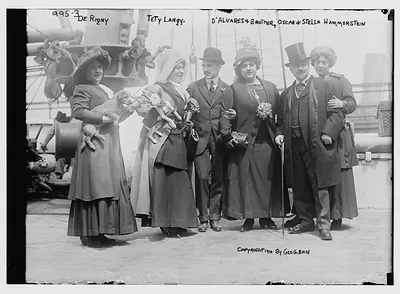 De Rigny and Tety Langy holding dogs, D'Alveres and brother, Oscar and Stella Hammerstein