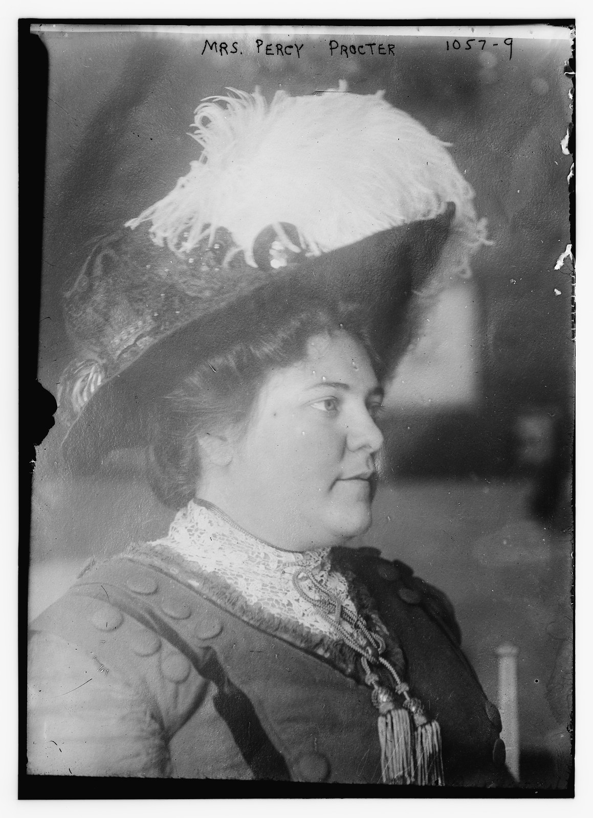 Mrs. Percy Procter, 7/8/10. — historic photograph