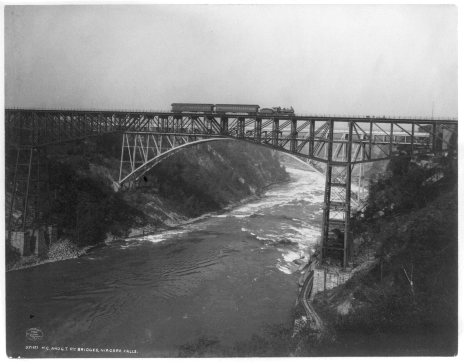 M.C. and G.T. Ry. Bridges, Niagara Falls, c1908. — historic photograph