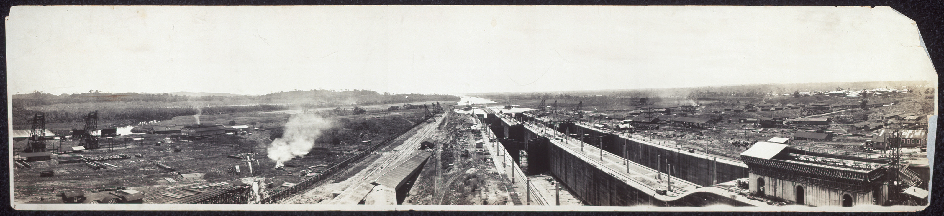 PANAMA 1913 Gatun Locks, Panama Canal — historic image