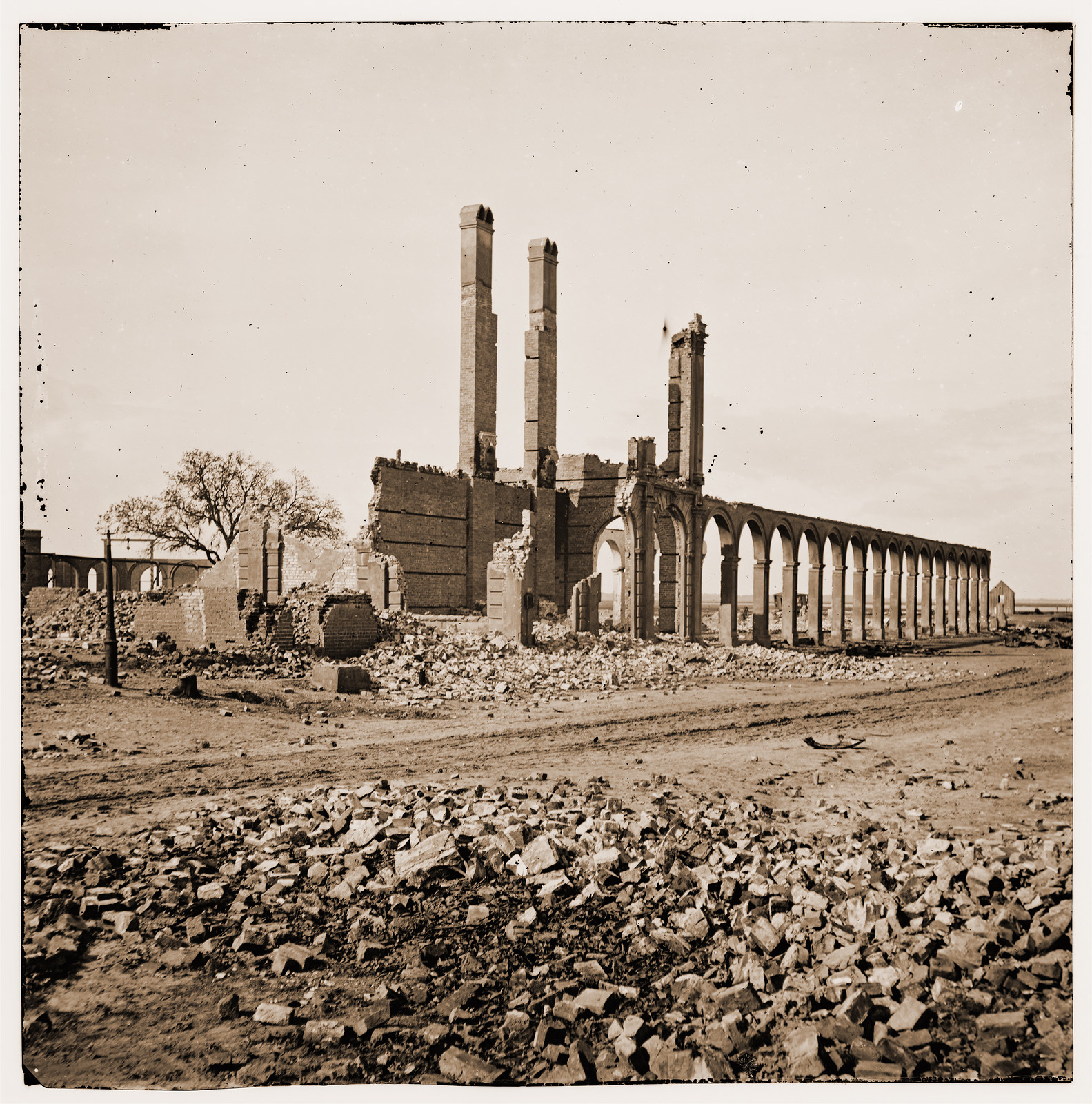 Charleston South Carolina. Ruins of north Eastern Railroad depot, 1865 — historic photograph