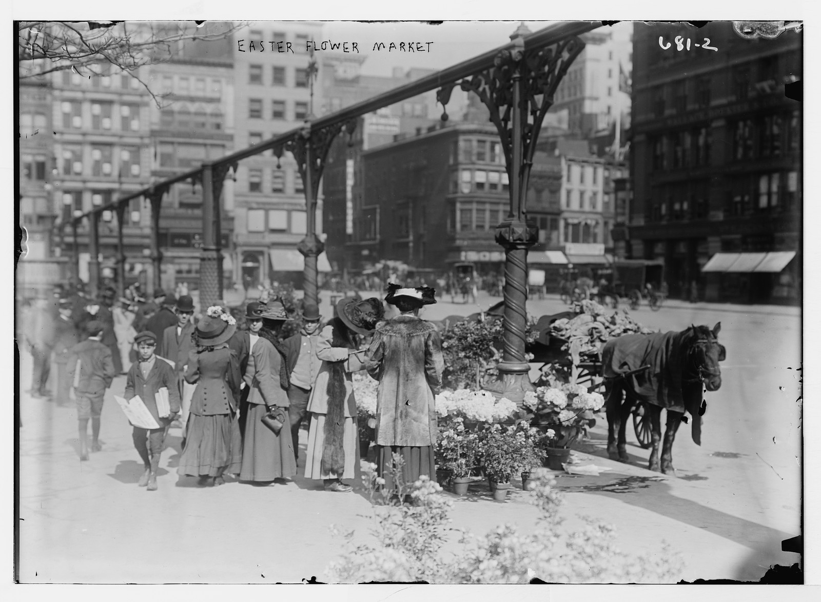 Shoppers at Easter market, Union Sq.,New York, n/a — historic photograph
