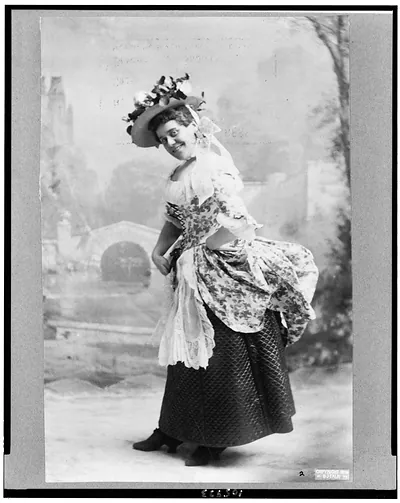 [Fanny Rice, full-length portrait, standing, facing left]