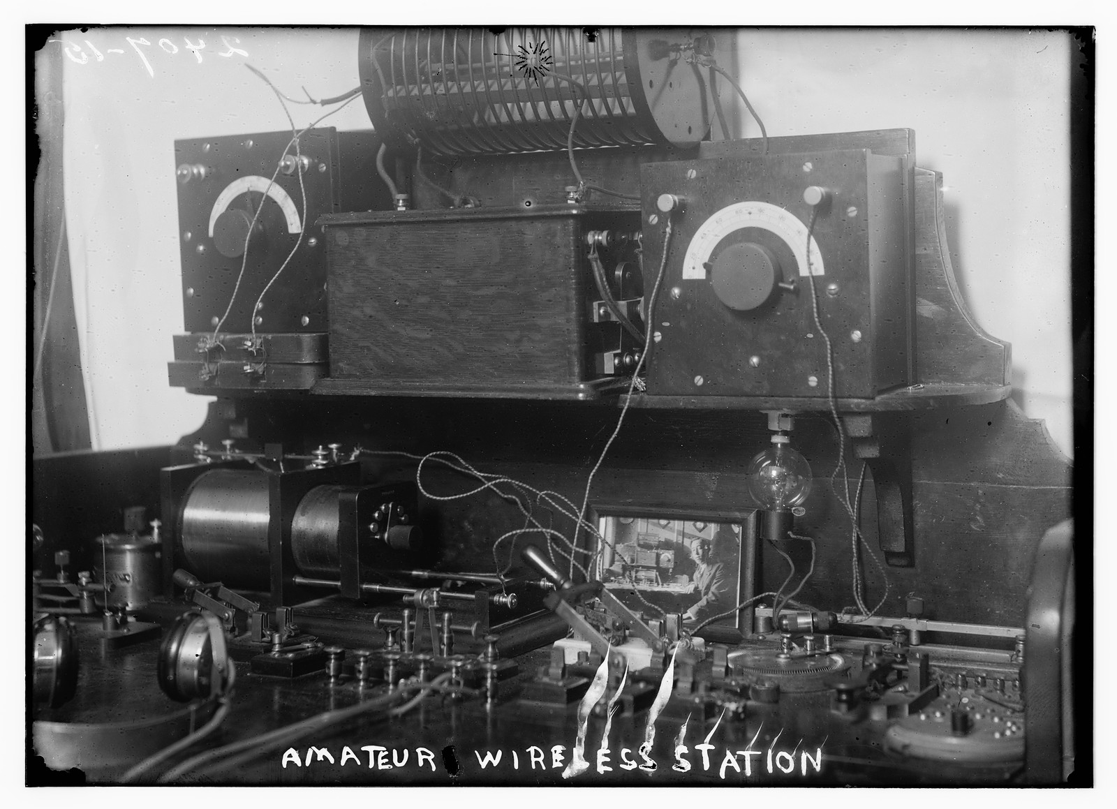 Amateur wireless station, n/a — historic photograph