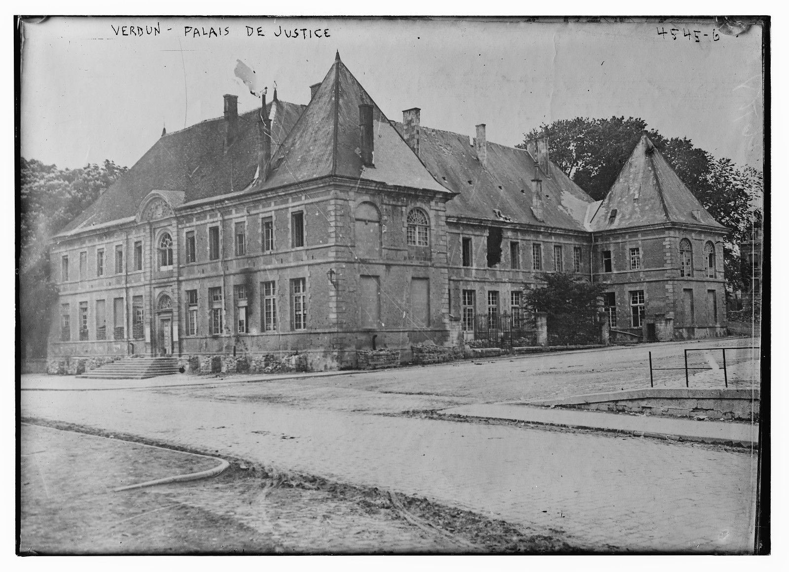 Verdun -- Palais De Justice, n/a — historic photograph