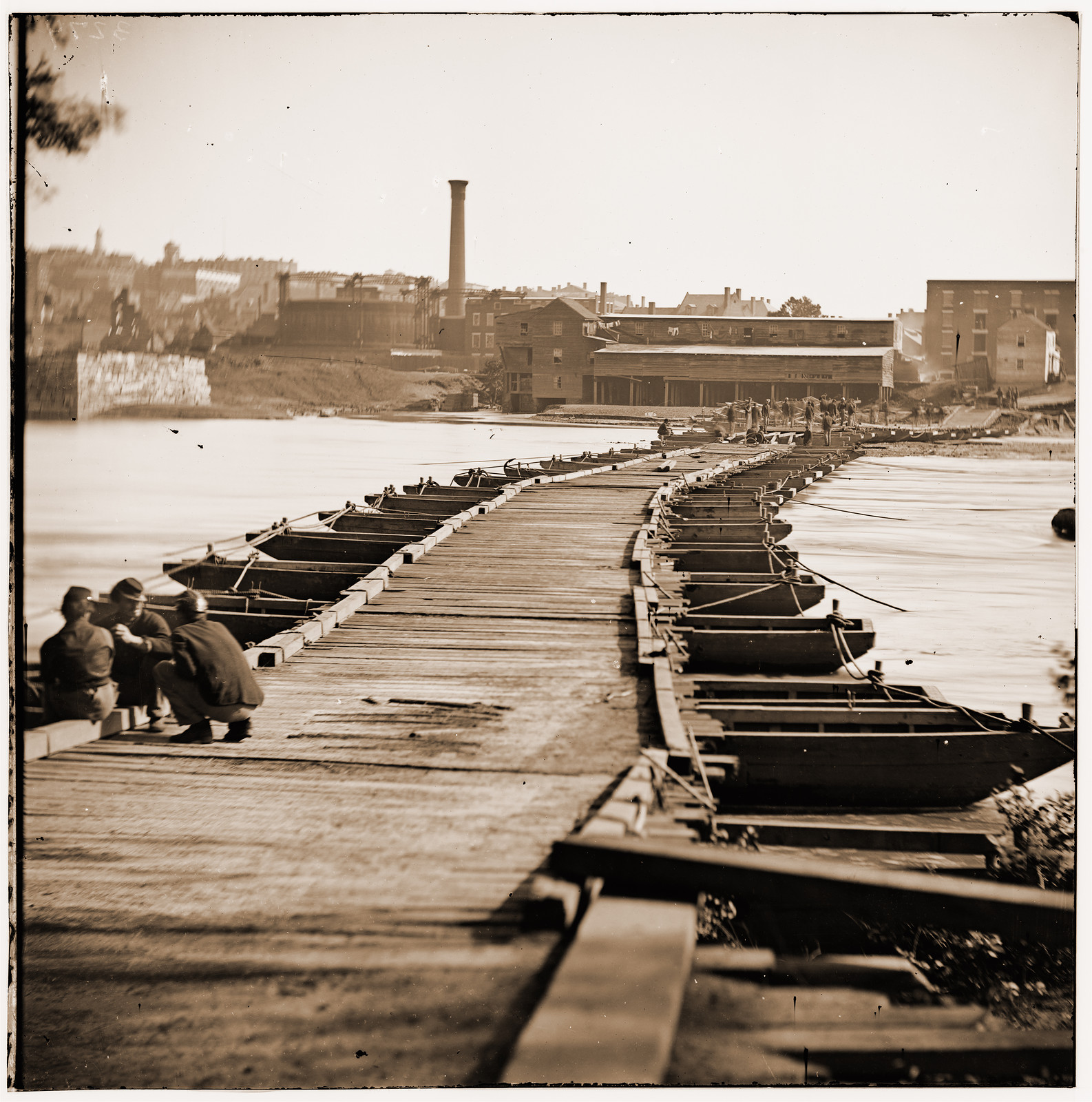 Petersburg Virginia. Pontoon bridge, 1865 — historic photograph