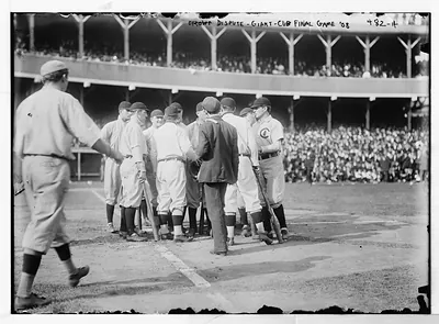 Dispute on field; Cubs at Giants, Polo Grounds- final game (baseball)