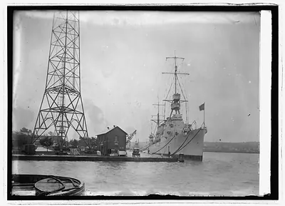 Arrival of body of Maj. R.W. Imbrie at Wash. Navy Yard, 9/29/24