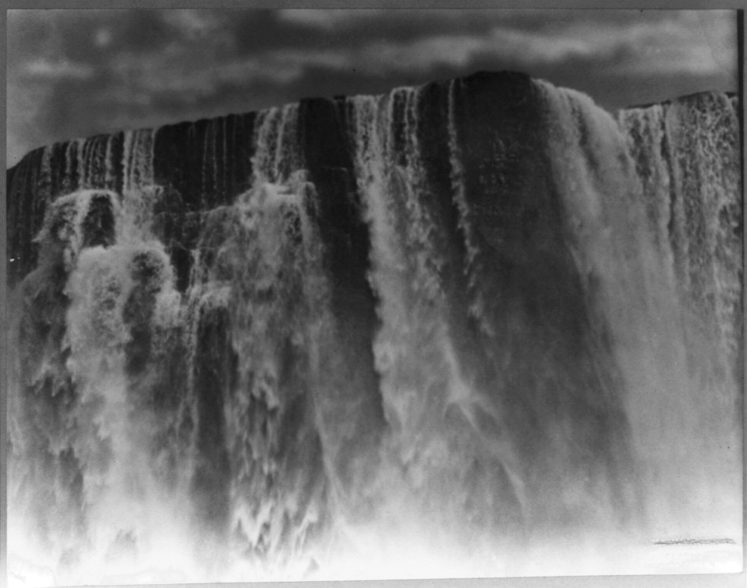 Scene of Bridal Veil, Niagara Falls, 1928 — historic photograph