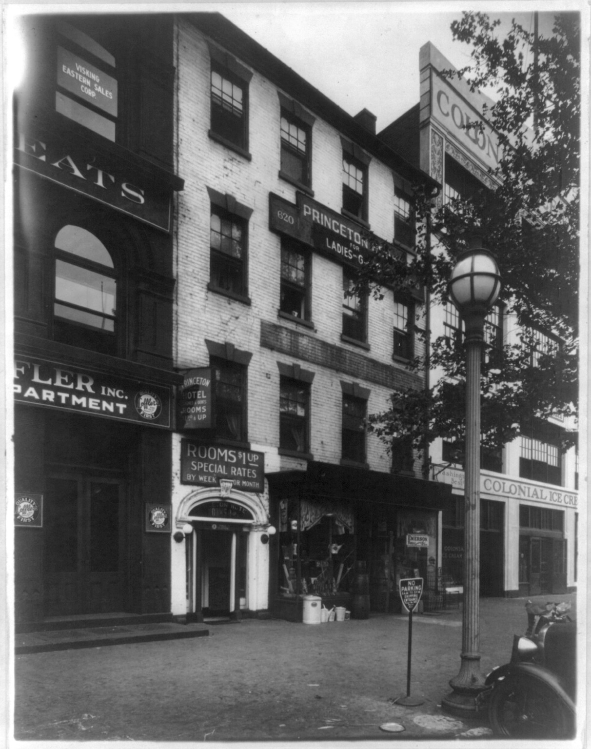 Buildings in the 600 block of Pennsylvania Ave., N.W., Washington, D.C., [1922?] — historic photograph