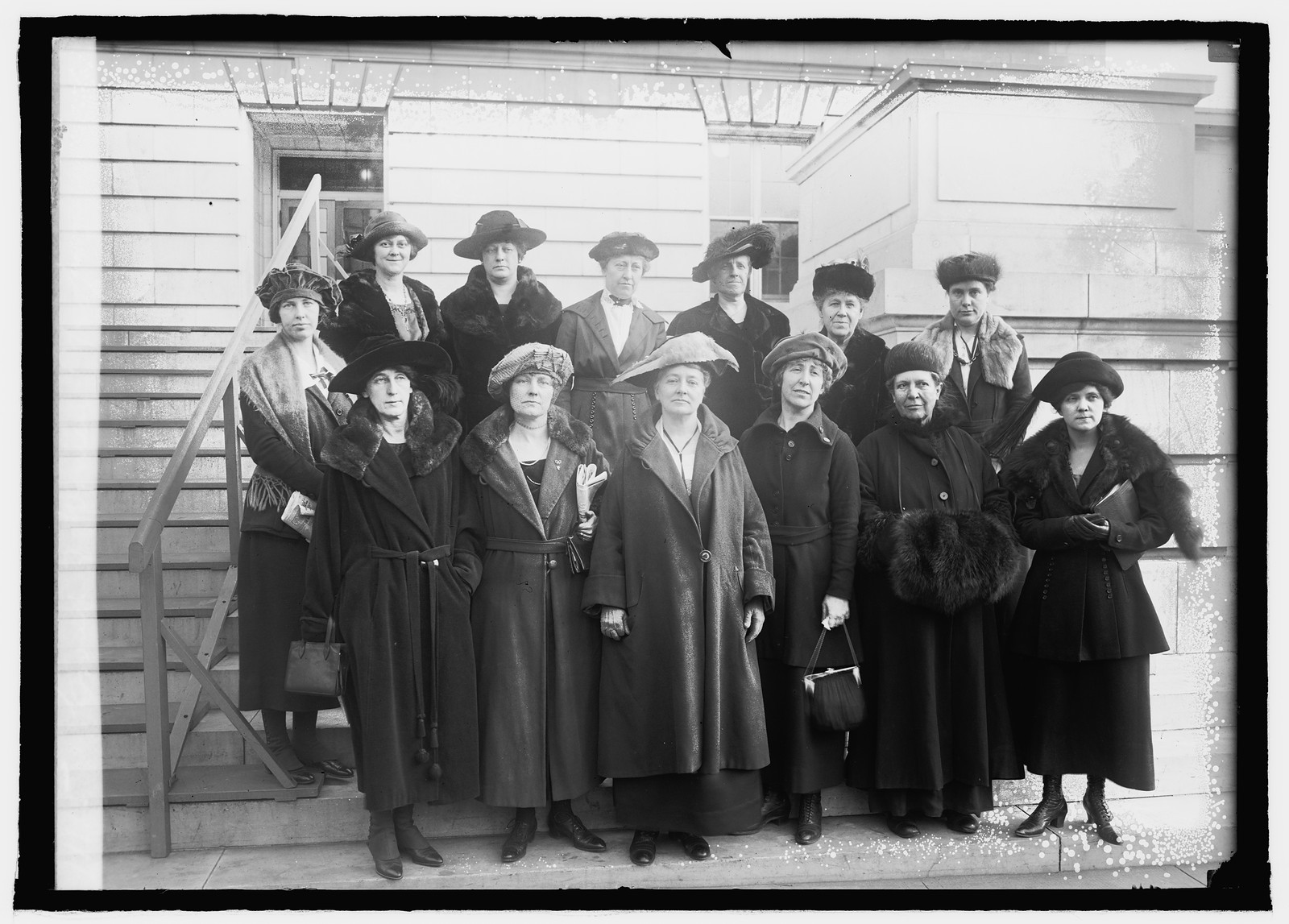 Group of women, 12/20/20, [19]20 December 20. — historic photograph